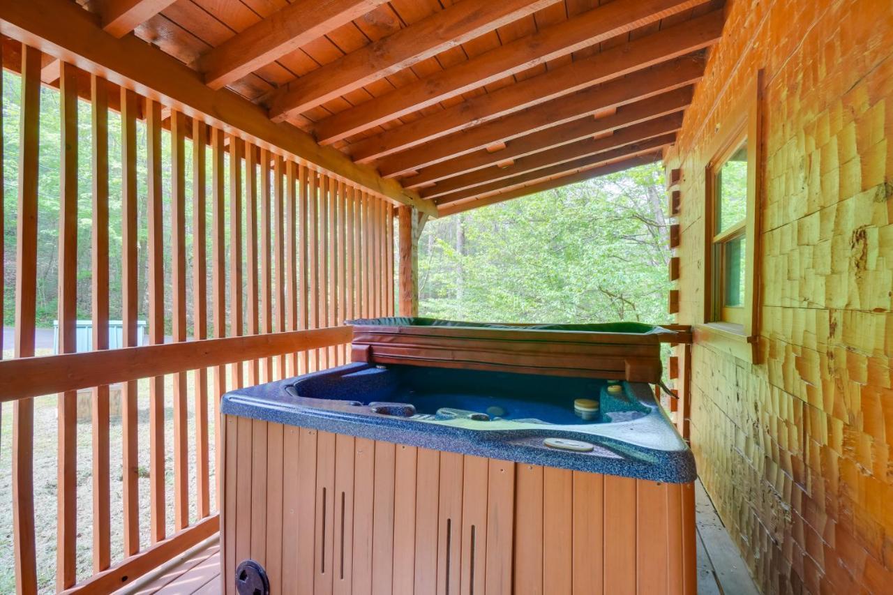 Cabin With Hot Tub About 6 Mi To Downtown Gatlinburg! מראה חיצוני תמונה